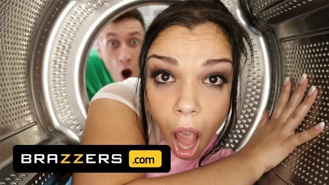 Brazzers - Sophia Lee gets stuck in the dryer and ends up getting anal afternoon pleasure